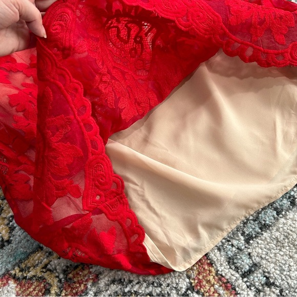 Storee Off The Shoulder Red Lace Shift Dress Size Small - Picture 4 of 11